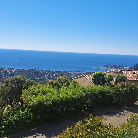 Location Vacance Vue Mer 4 A 6 Personnes Cavalaire-sur-Mer Luaran gambar