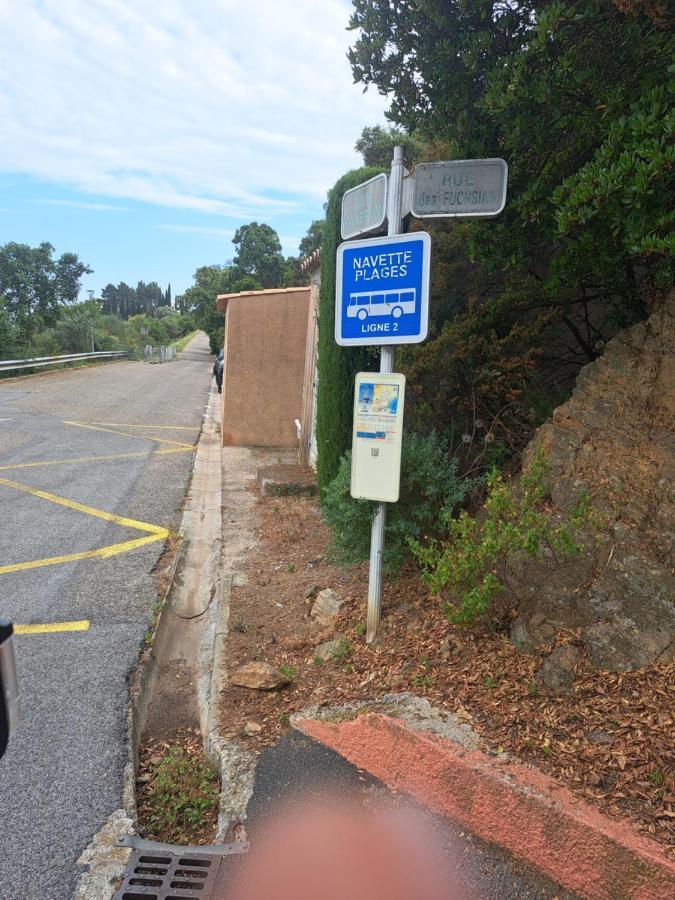 Location Vacance Vue Mer 4 A 6 Personnes Cavalaire-sur-Mer Luaran gambar