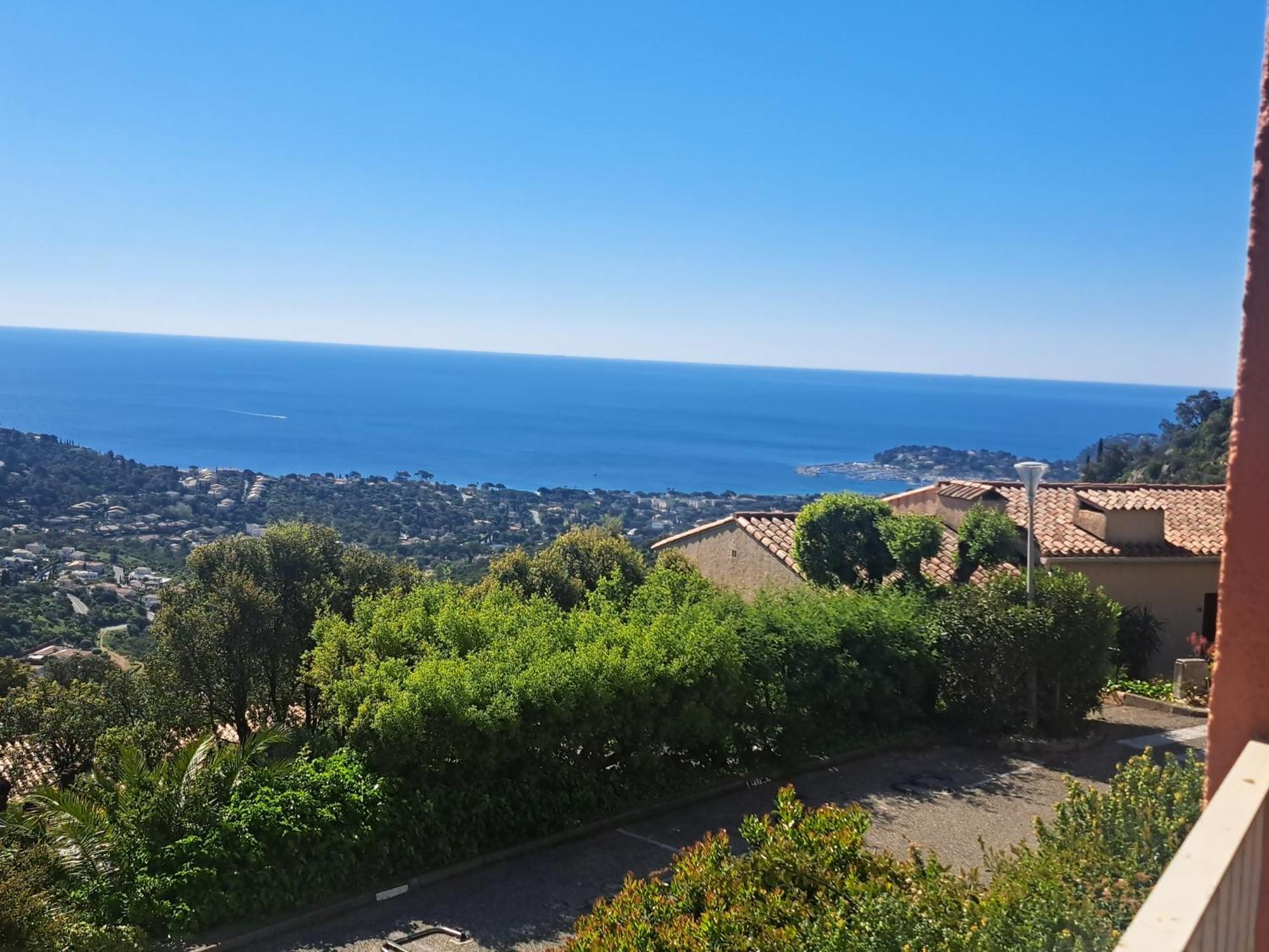 Location Vacance Vue Mer 4 A 6 Personnes Cavalaire-sur-Mer Luaran gambar